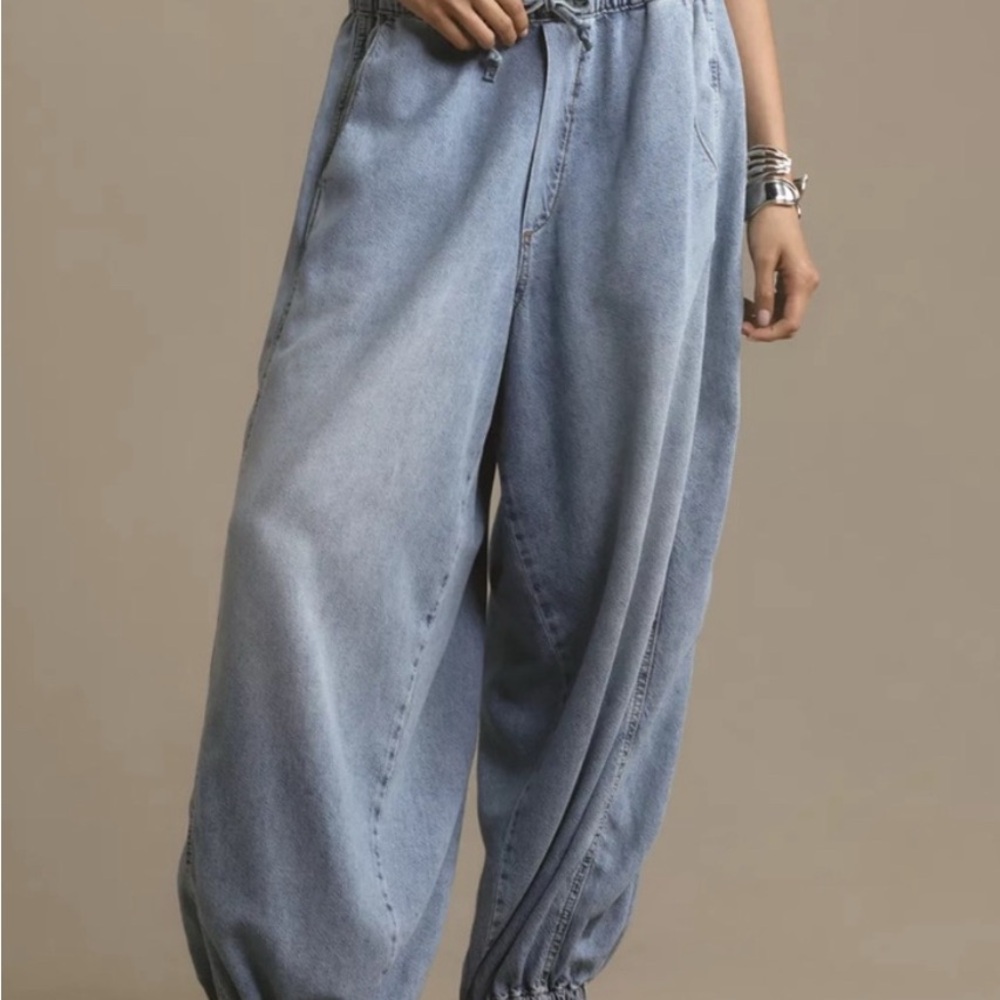 Pilcro Light Blue jogger jeans